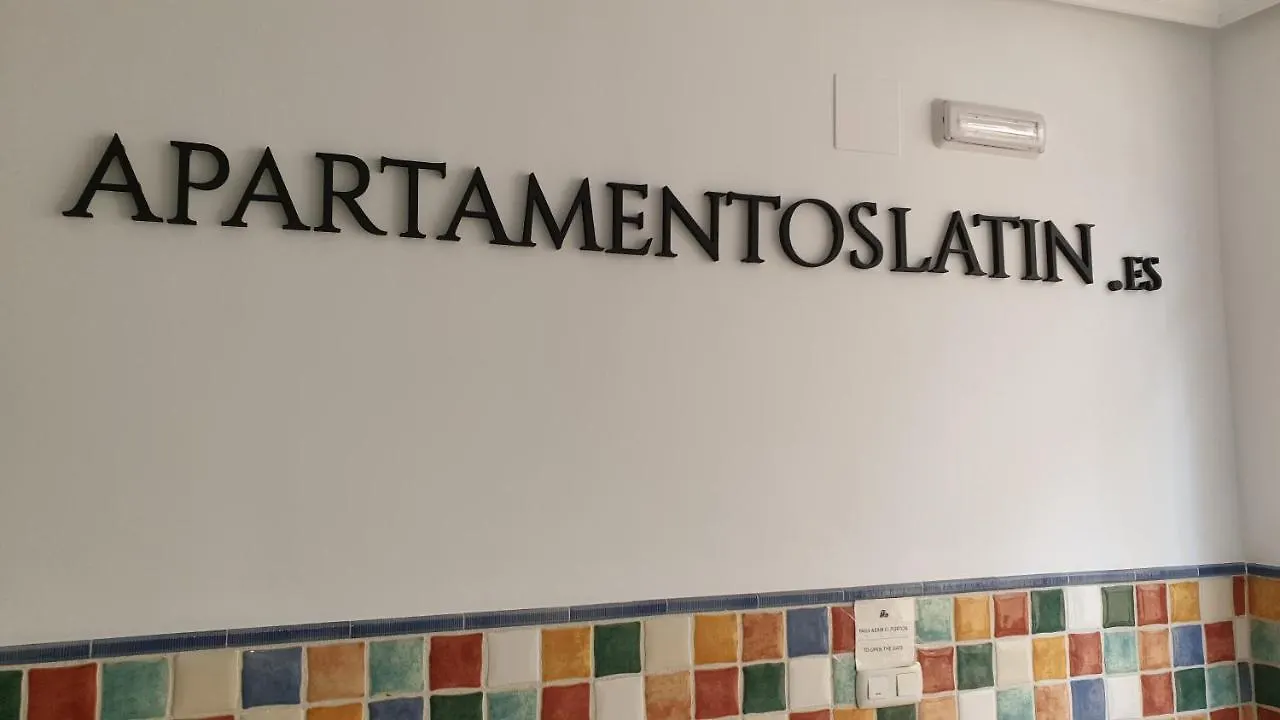 Apartamentos Latin Nerja Lägenhetshotell